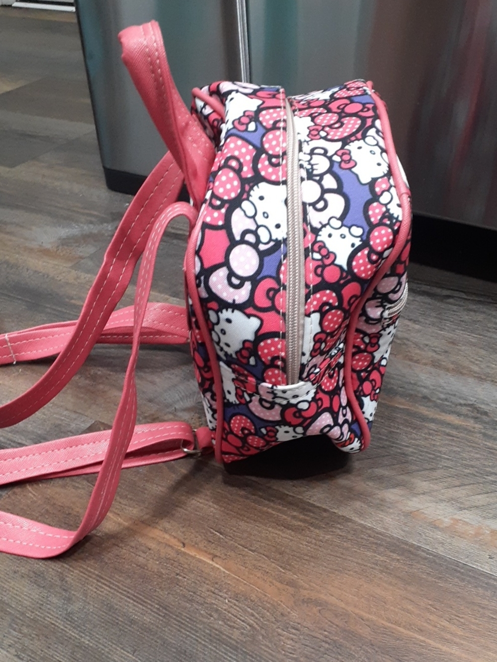 Hello Kitty Pink Patterned Backpack - Picture 4 of 7